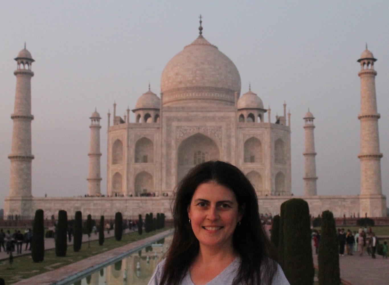 voyager vicki at taj mahal